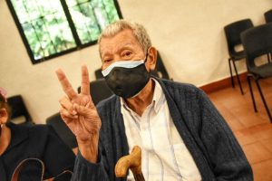 Lee más sobre el artículo Inicia el proceso de vacunación para adultos mayores de 60 años en el país