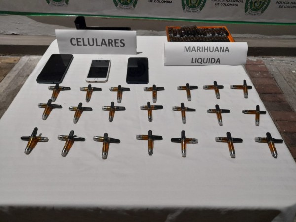 Lee más sobre el artículo Autoridades desarticularon a ‘Los Vaper’ e incautaron más de mil gramos de marihuana líquida en Ibagué
