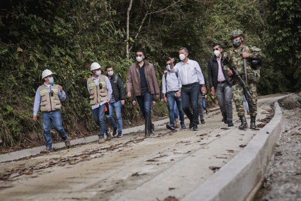 Lee más sobre el artículo Pavimentación en placa-huella entre Anzoategui y Lisboa avanza en un 45% de ejecución