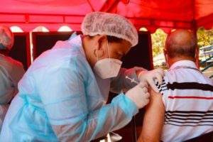 Lee más sobre el artículo Ibagué inicia la vacunación contra covid-19 a adultos de 60 años