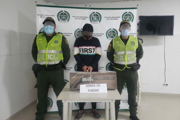 Lee más sobre el artículo La sorprendieron armada con una escopeta por el barrio El Salado