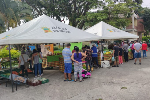 Lee más sobre el artículo Mercados Campesinos Móviles en el barrio Viveros dejaron ganancias de más de $3 millones