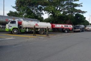 Lee más sobre el artículo Manifestantes dan vía libre al paso de combustible en el Tolima