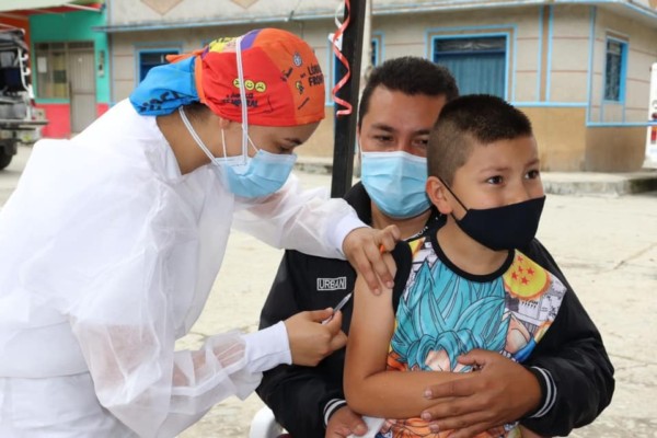 Lee más sobre el artículo Con 5.088 niños y niñas inmunizados, se inició la campaña ‘El Tolima sin sarampión y rubéola’