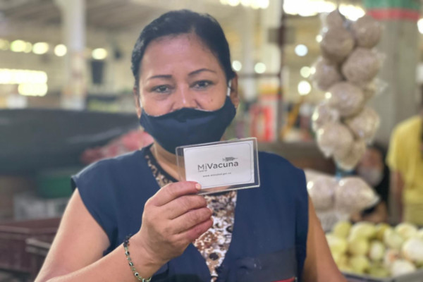 Lee más sobre el artículo 300 comerciantes de la plaza El Jardín fueron vacunados contra el covid-19