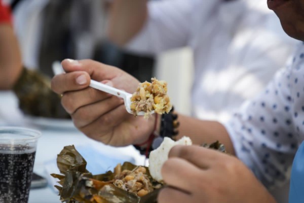 Lee más sobre el artículo ¡Éxito! Más de 28.000 unidades se vendieron en el Día del Tamal en Ibagué