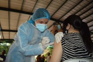 Lee más sobre el artículo Inicia vacunación contra el covid-19 de docentes universitarios de Ibagué