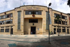 Lee más sobre el artículo ¡Tramposos! Funcionarios de la Alcaldía de Ibagué fueron sancionados por tener diplomas falsos