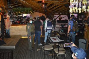 Lee más sobre el artículo Autoridades sellaron cuatro bares de Ibagué por incumplir con los protocolos de bioseguridad