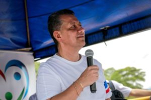 Lee más sobre el artículo Gobernador le pide a diputados acelerar aprobación de crédito para comprar maquinaria amarilla