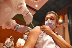 Lee más sobre el artículo Este viernes habrá vacunación masiva de segunda dosis de Pfizer en la Gobernación del Tolima