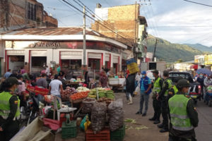 Lee más sobre el artículo Autoridades realizaron operativos para recuperar el espacio público en dos zonas de Ibagué