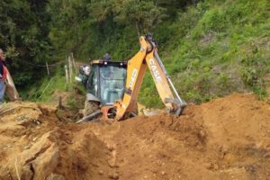 Lee más sobre el artículo Alcaldía de Ibagué realiza mejoramiento vial en más de seis puntos de la zona rural