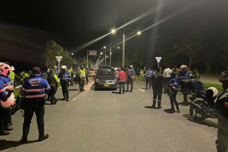 Lee más sobre el artículo Autoridades inmovilizaron más de 60 vehículos en operativos contra carreras ilegales en Ibagué