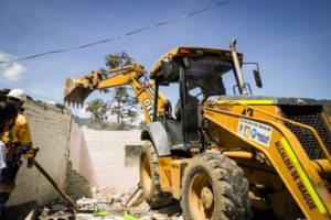 Lee más sobre el artículo Autoridades demolieron dos viviendas utilizadas como expendio de estupefacientes en el barrio Eduardo Santos