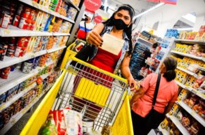 Lee más sobre el artículo ¡Atención padres de familia! Ya pueden redimir el bono del PAE de septiembre