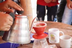 Lee más sobre el artículo Expertos internacionales y colombianos  se sientan a hablar de café de alta calidad