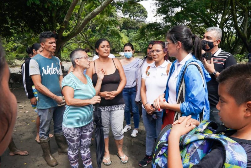 Lee más sobre el artículo Alcaldía de Ibagué entregará ayudas humanitarias a 13 familias damnificadas del barrio Yuldaima