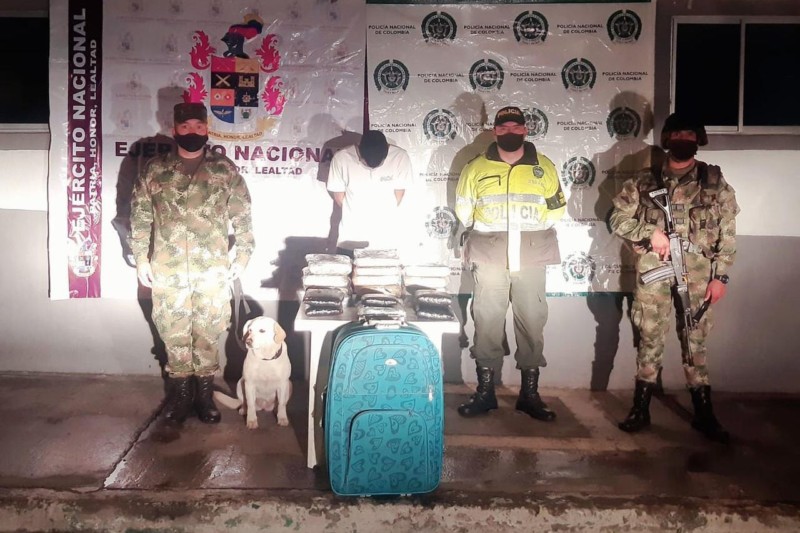 Lee más sobre el artículo Lo sorprendieron con 24 kilos de marihuana en Cajamarca