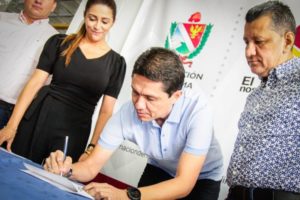 Lee más sobre el artículo Gobernador Ricardo Orozco firmó convenio de educación gratuita con el ITFIP