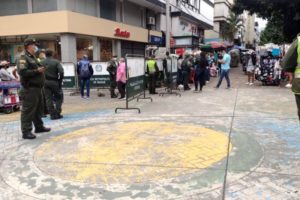 Lee más sobre el artículo Con operativos de control, autoridades recuperan movilidad en el centro de Ibagué