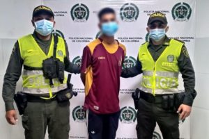 Lee más sobre el artículo ¡Que joyita! Con cuchillo en mano hurto elementos de una peluquería de Ibagué
