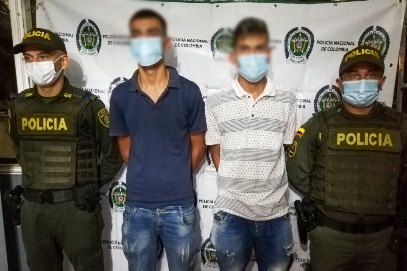 En este momento estás viendo Capturaron a dos hombres que se dedicaban a robar en moto por Ibagué