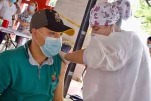 Lee más sobre el artículo Prográmese este viernes con jornada de vacunación contra el covid-19 en Ibagué