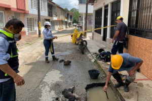 Lee más sobre el artículo IBAL atiende daño en red de acueducto del barrio Pedregal