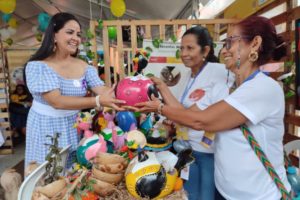 Lee más sobre el artículo Mujeres tolimenses vendieron más de 30 millones de pesos en la feria de emprendimiento ExpoMujer