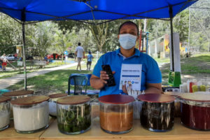 Lee más sobre el artículo Microempresarios de Villarestrepo ahora venderán sus productos por redes sociales