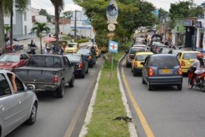 Lee más sobre el artículo IBAGUÉ SE QUEDÓ PEQUEÑA CON TANTO CARRO