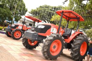 Lee más sobre el artículo Dos tractores llegan a Planadas para potenciar la producción agropecuaria
