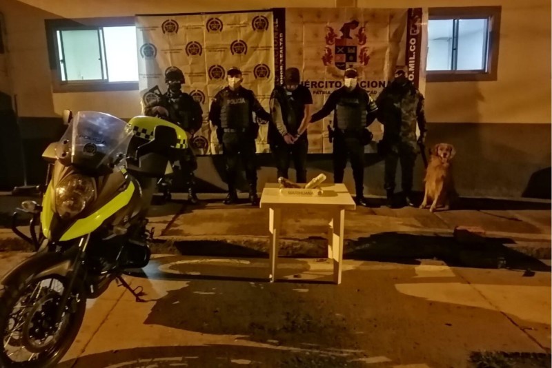 Lee más sobre el artículo Venezolano fue sorprendido con dos mil dosis de marihuana en el puente de Cajamarca