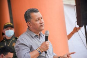 Lee más sobre el artículo Gobernador del Tolima exige celeridad en la captura del hombre que envenenó a tres caninos en El Espinal