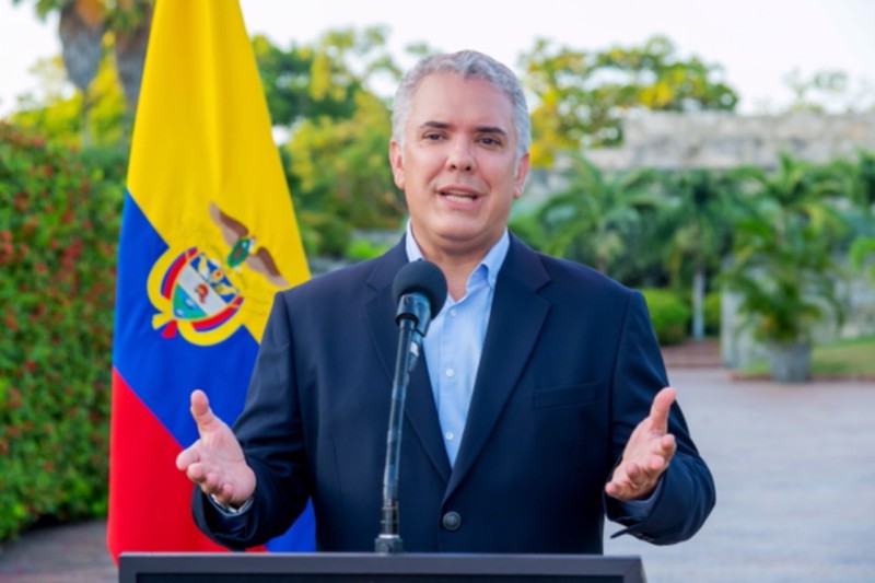 Lee más sobre el artículo “Le reiteramos a ese criminal, a esa sabandija de alias ‘Otoniel’ el mensaje: será extraditado”, Duque