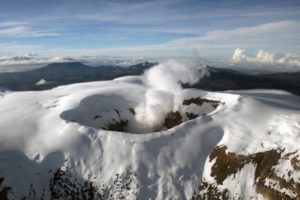 Lee más sobre el artículo Procuraduría pide acciones inmediatas ante inestabilidad del Volcán Nevado del Ruiz
