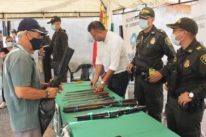 Lee más sobre el artículo Autoridades adelantaron plan desarme en el barrio Libertador de Ibagué