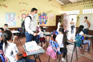 Lee más sobre el artículo Todo listo para la presencialidad: Más de 100 mil niños y jóvenes del Tolima regresan a clases a las aulas