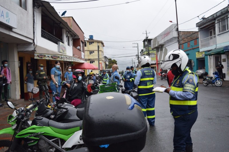 Lee más sobre el artículo Autoridades de Ibagué adelantan operativos contra la invasión del espacio público y el mal parqueo