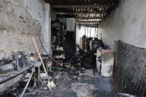 Lee más sobre el artículo Afectados por incendio estructural en el barrio La Pola de Ibagué, recibieron ayudas humanitarias