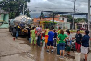 Lee más sobre el artículo Acueductos comunitarios de Ibagué reciben apoyo de carrotanques para garantizar el suministro de agua