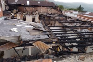 Lee más sobre el artículo Incendio en Icononzo deja cuatro viviendas destruidas y seis personas afectadas