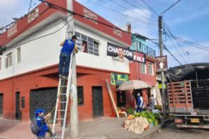 Lee más sobre el artículo Continúan operativos de control de publicidad política ilegal en Ibagué