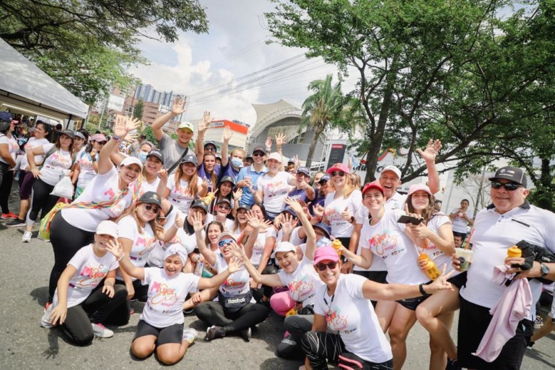 Lee más sobre el artículo Más de 400 ibaguereñas participaron de la ‘Carrera 4K Corremos Por Ti Mujer’ 