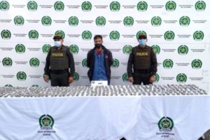 Lee más sobre el artículo ¡Qué joyita! Le hallaron más de 2 mil dosis de marihuana en un parque de Ibagué