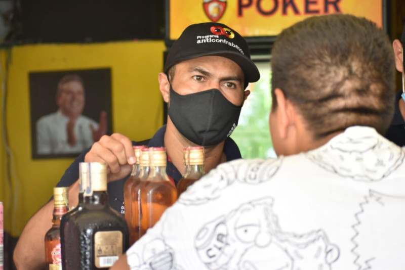 Lee más sobre el artículo Incautados cigarrillos y licor de contrabando en Ortega 