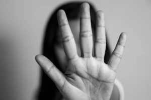 Lee más sobre el artículo “Con una piedra descalabraron a mi hija”: Madre de familia denuncia caso de bullying en Ibagué