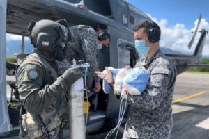 Lee más sobre el artículo Bebé recién nacido fue evacuado por la Fuerza Aérea desde el sur del Tolima a Ibagué
