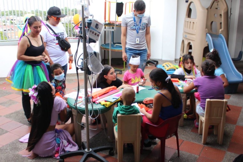 Lee más sobre el artículo ‘El circo de las emociones’ llega cada martes a la Unidad de Oncología de Ibagué
